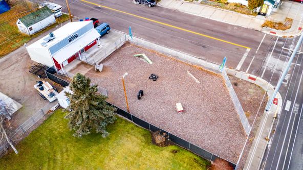Mission Mountain Pet Service Inc.: 11 7th Ave W, Polson, MT 59860